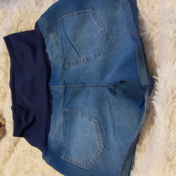 Time and Tru maternity denim shorts size 8-10 - Picture 4 of 6